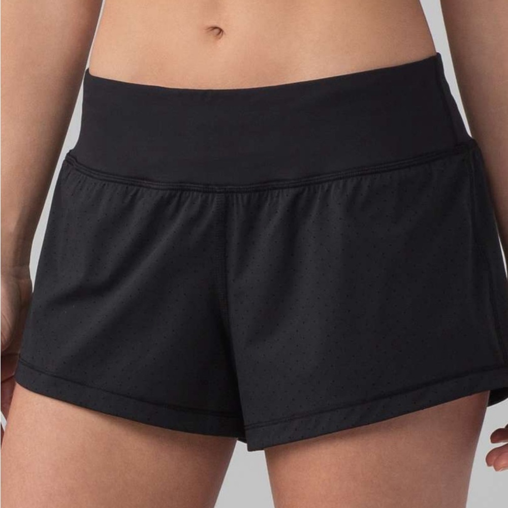 Lululemon Final Lap Short (2.5")
Black